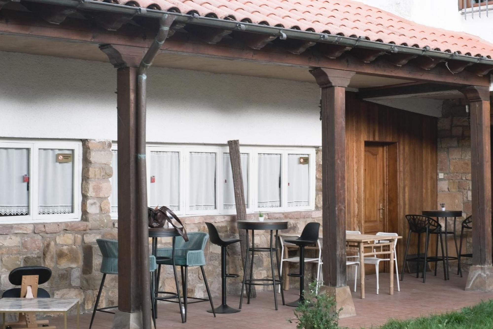 Posada La Estela De Barros Corrales De Buelna Exterior foto
