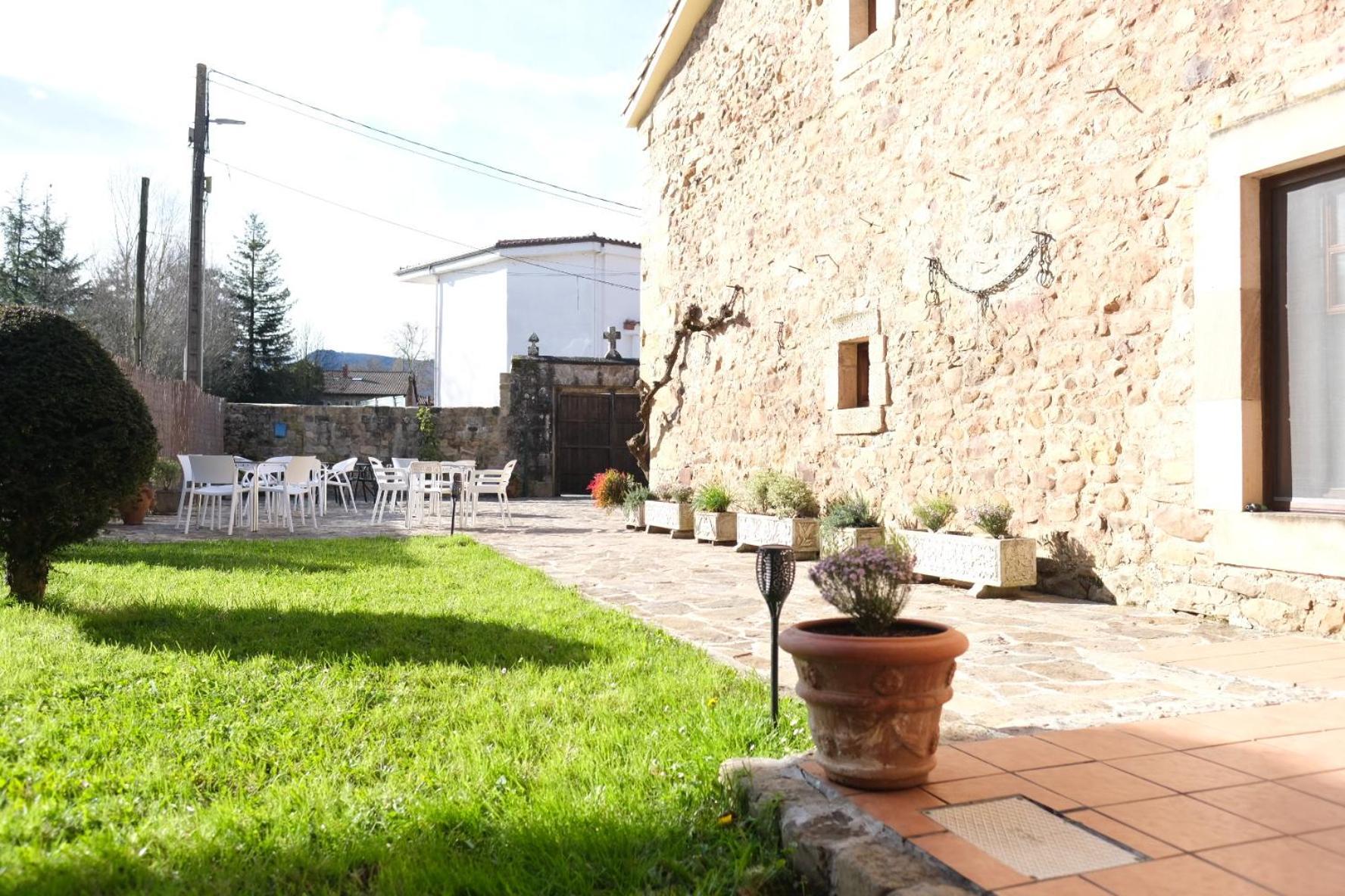 Posada La Estela De Barros Corrales De Buelna Exterior foto