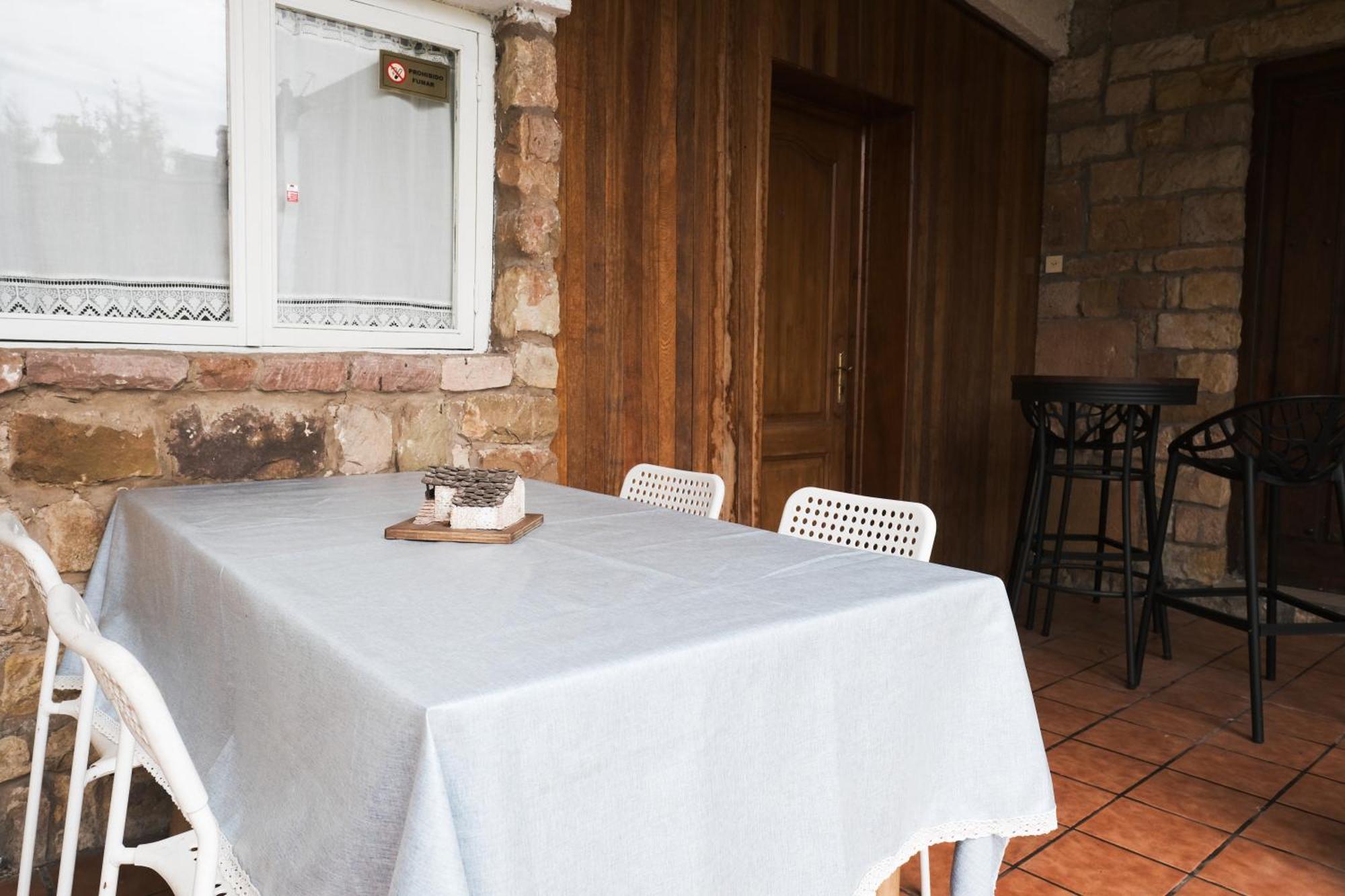 Posada La Estela De Barros Corrales De Buelna Exterior foto